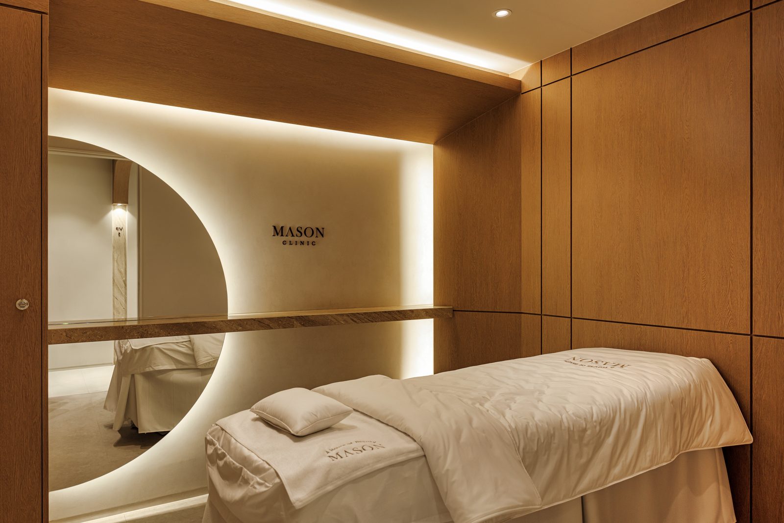 Private single-person care room at Mason Clinic
